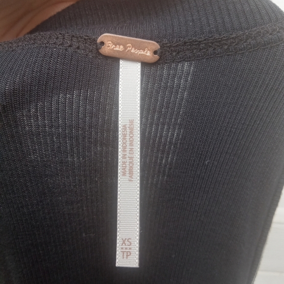 Free People Black Long Sleeve Mock Neck Top Cold Shoulder Stretch Ribbed Size XS - Picture 5 of 7